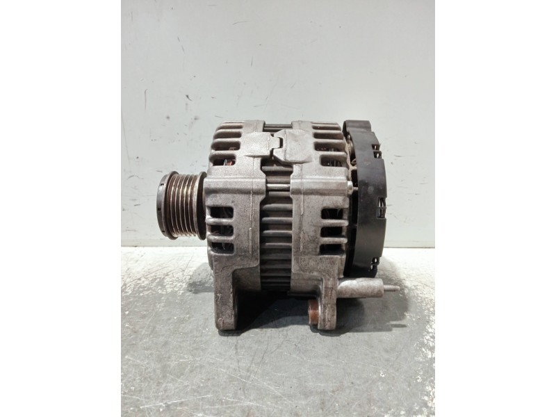 Recambio de alternador para volkswagen crafter combi (2e) referencia OEM IAM 03G903023 0121715003 0986081230