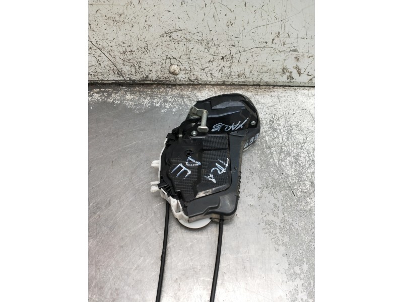 Recambio de motor cierre centralizado trasero derecho para toyota yaris active referencia OEM IAM   