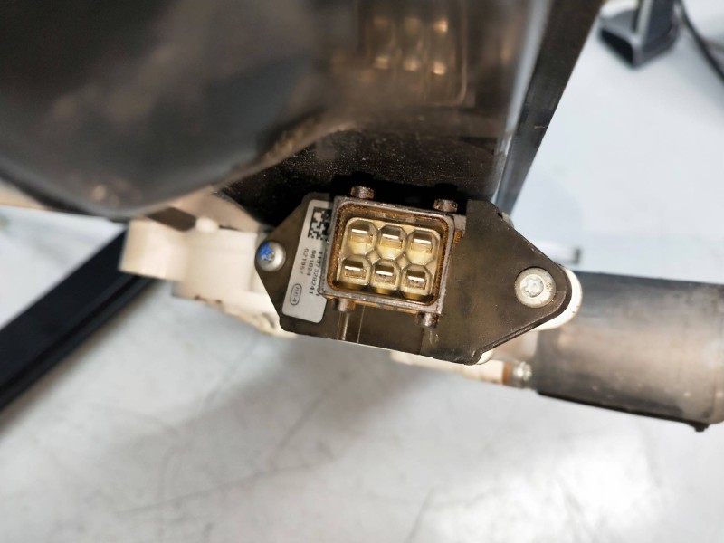 Recambio de elevalunas delantero derecho para opel astra twin top cosmo referencia OEM IAM 13193245 93187002 2P