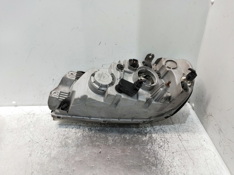 Recambio de faro derecho para kia carnival ii 2.9 cdri ex referencia OEM IAM   