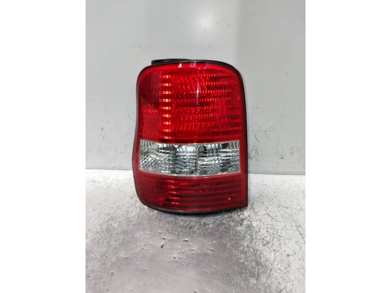 Recambio de piloto trasero izquierdo para kia carnival ii 2.9 cdri ex referencia OEM IAM   