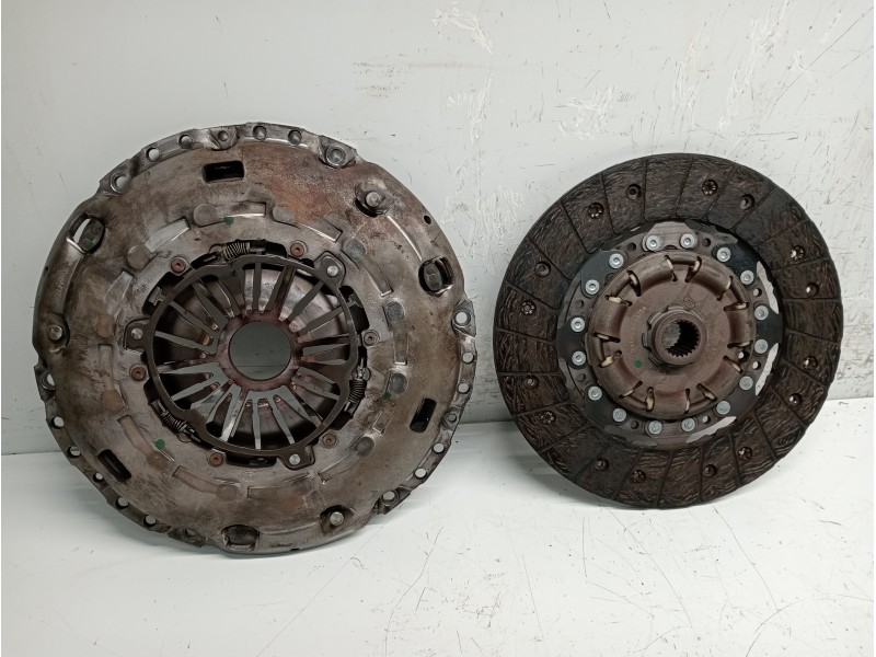 Recambio de kit embrague para volkswagen golf v berlina (1k1) highline referencia OEM IAM 324035510 124035410 