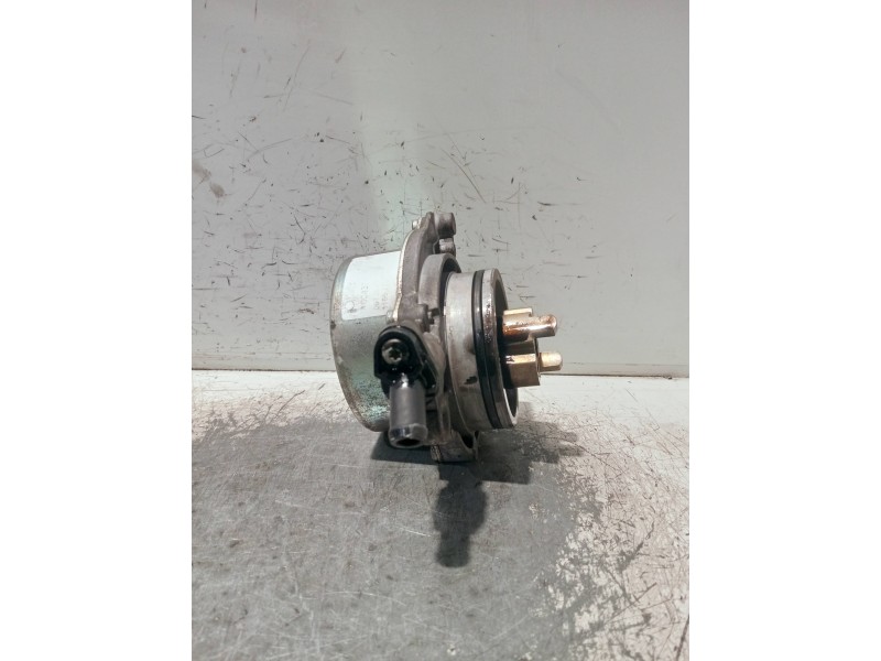Recambio de depresor freno / bomba vacio para bmw serie 5 berlina (e60) referencia OEM IAM 700437  