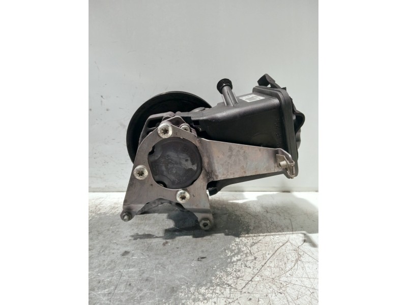 Recambio de bomba direccion para bmw serie 5 berlina (e60) referencia OEM IAM 7693974101  