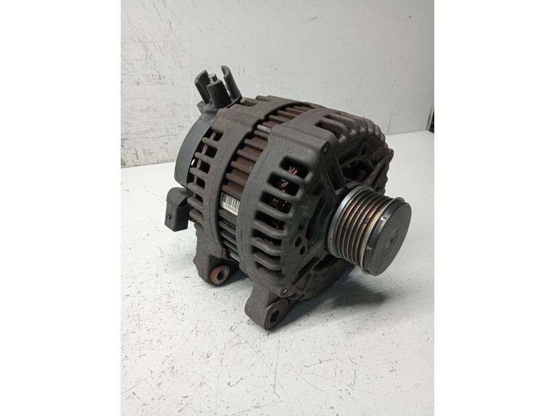 Recambio de alternador para land rover freelander (lr2) 2.2 td4 referencia OEM IAM 0121715024 6G9N10300YC 