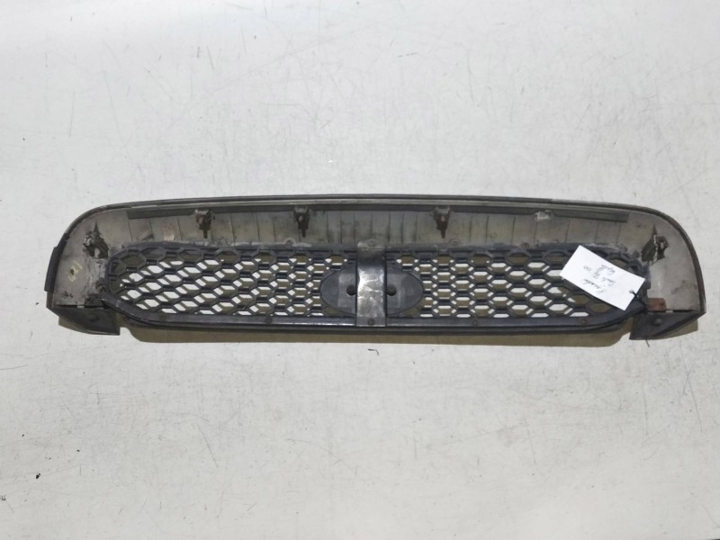 Recambio de rejilla delantera para hyundai santa fe (sm) 2.0 crdi cat referencia OEM IAM   