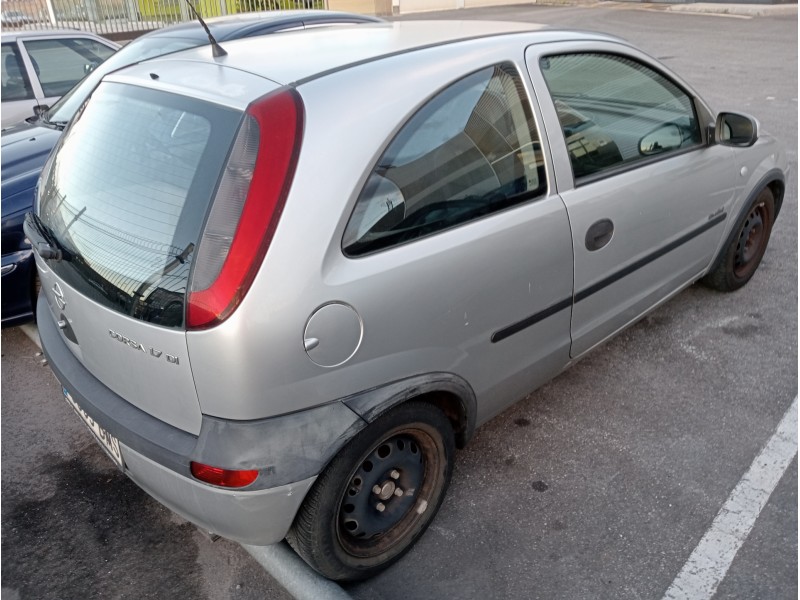 opel corsa c del año 2001