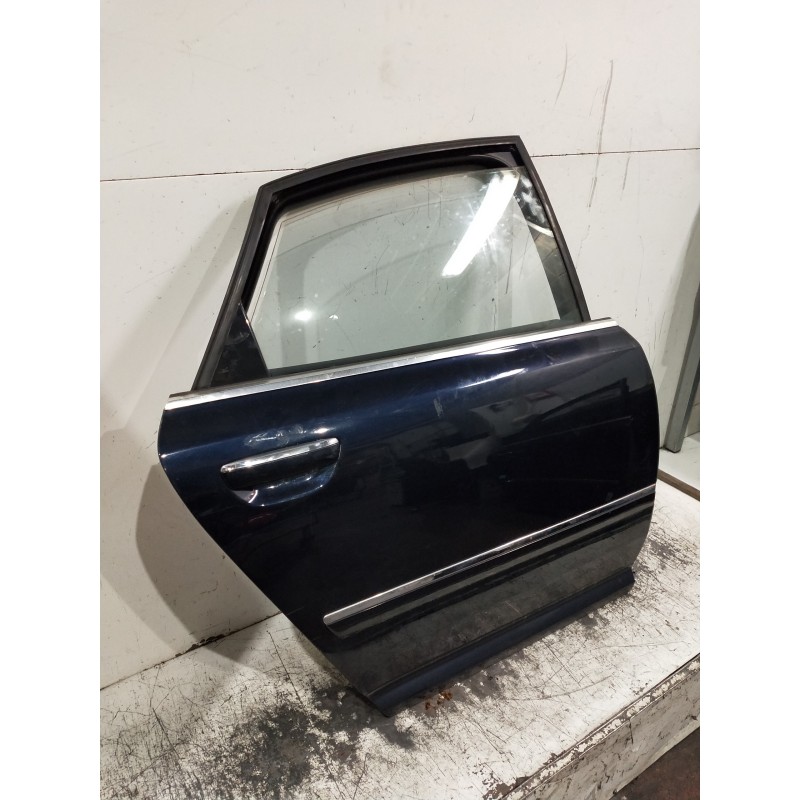 Recambio de puerta trasera derecha para audi a8 (4e2) referencia OEM IAM   