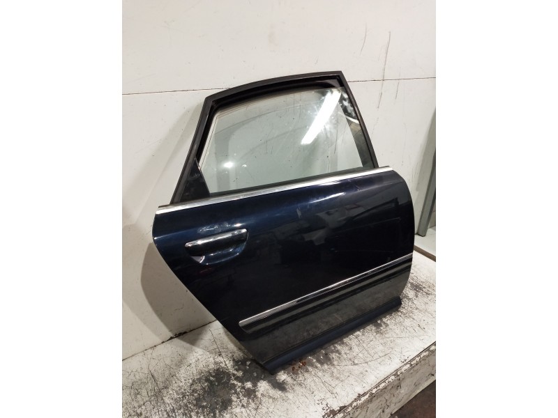Recambio de puerta trasera derecha para audi a8 (4e2) referencia OEM IAM   