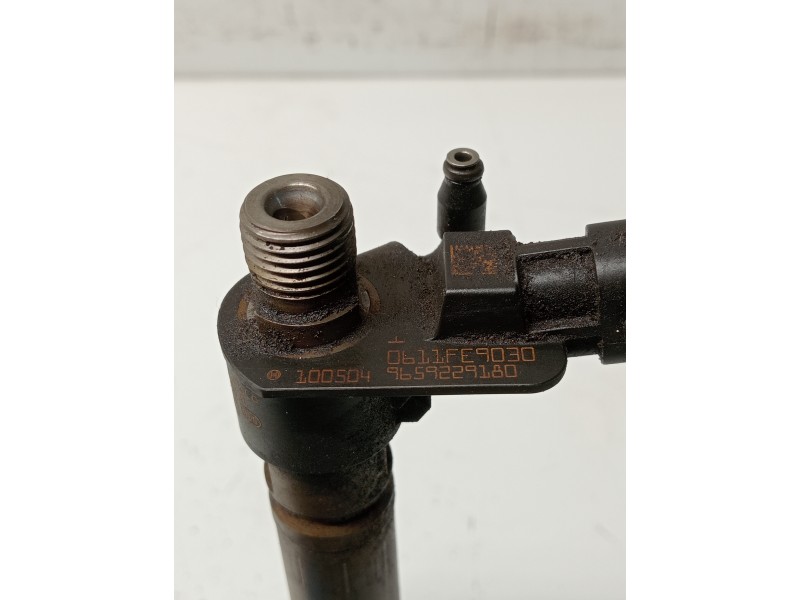 Recambio de inyector para land rover freelander (lr2) 2.2 td4 referencia OEM IAM 0445115042 9659229180 