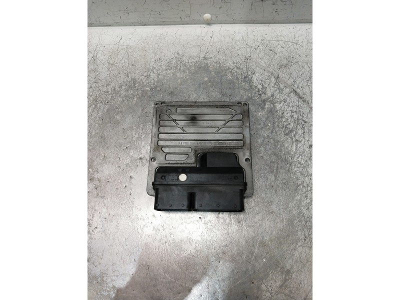 Recambio de centralita motor uce para mercedes clase c (w203) berlina referencia OEM IAM A0014466902 A2711538579 5WK90526