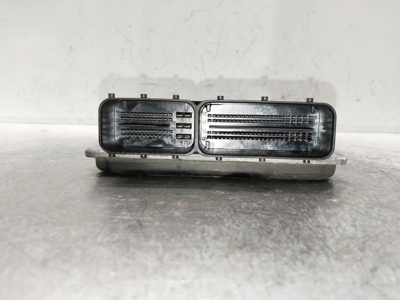 Recambio de centralita motor uce para mercedes clase c (w203) berlina referencia OEM IAM A0014466902 A2711538579 5WK90526