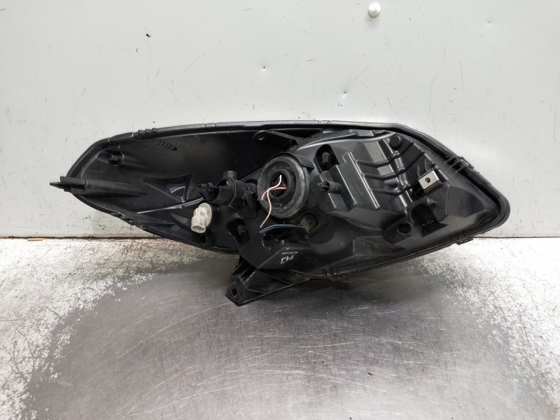 Recambio de faro izquierdo para dacia sandero referencia OEM IAM   