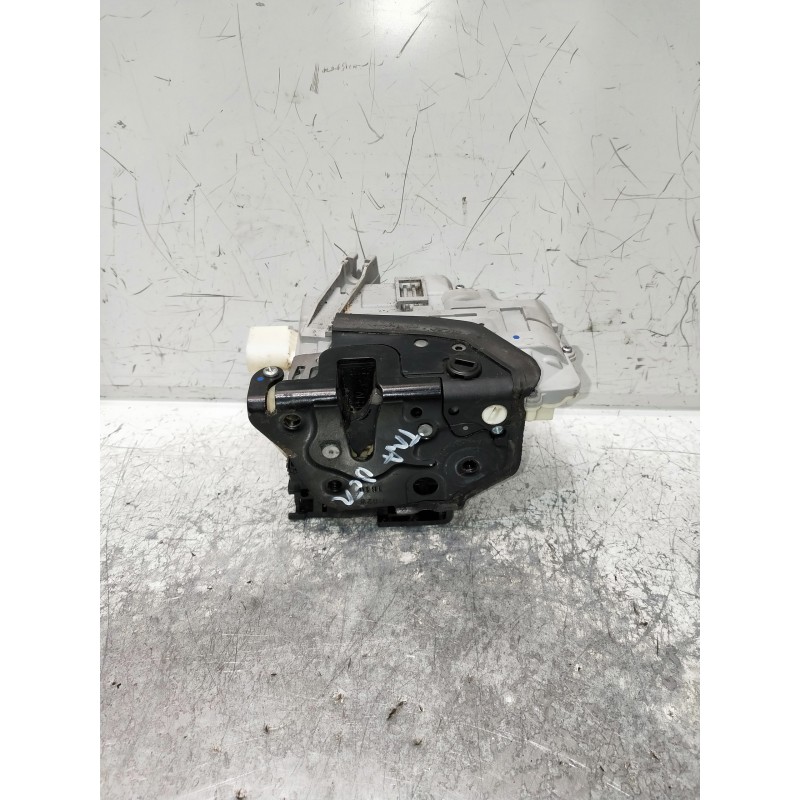 Recambio de motor cierre centralizado trasero derecho para volkswagen passat berlina (3c2) advance referencia OEM IAM 3C4839016A