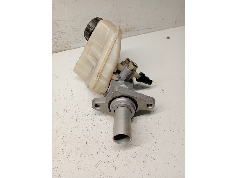 Recambio de bomba freno para land rover freelander (lr2) 2.2 td4 referencia OEM IAM 03350885571  