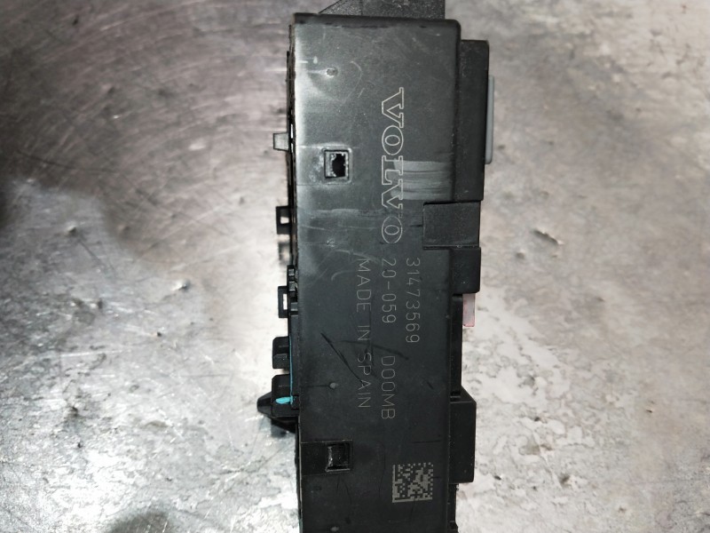 Recambio de caja reles / fusibles para volvo v60 familiar referencia OEM IAM 31473569  