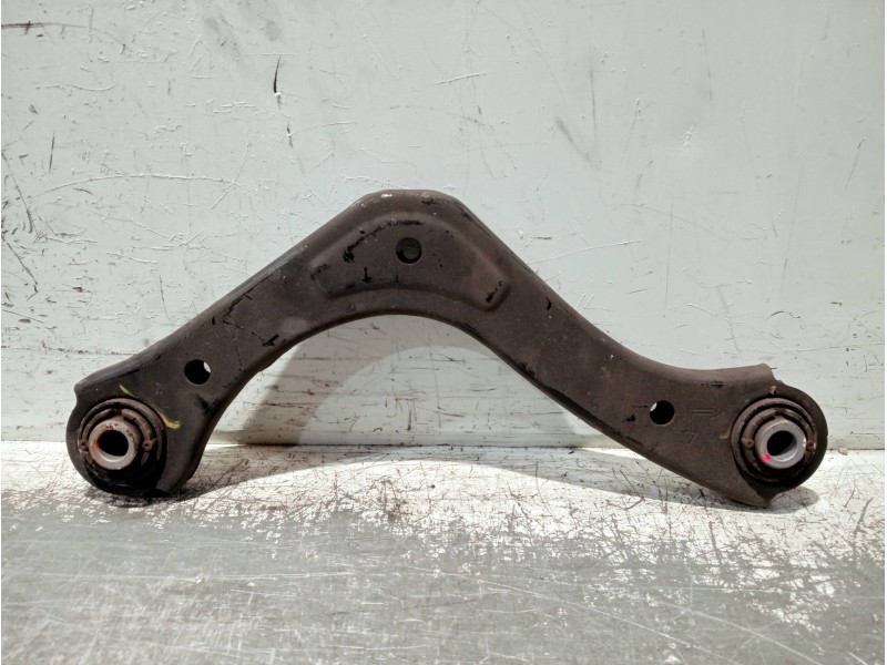 Recambio de brazo suspension superior trasero derecho para hyundai ioniq referencia OEM IAM 55101G2100  