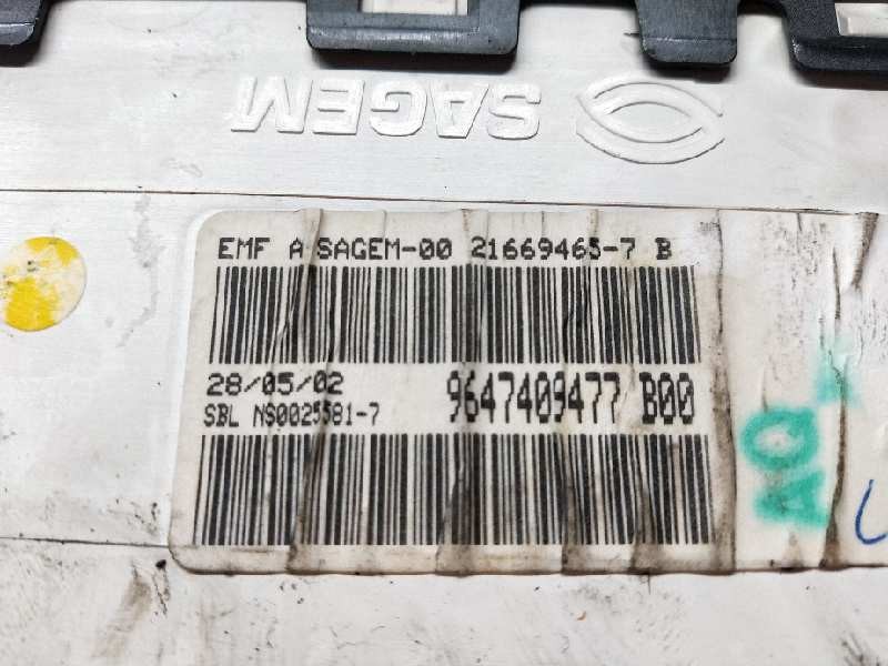 Recambio de pantalla multifuncion para citroen c3 1.4 hdi 16v sx referencia OEM IAM 9647409477 216694657 B00