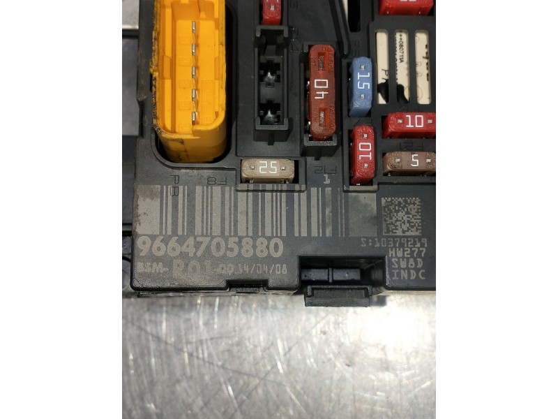 Recambio de caja reles / fusibles para citroen c4 picasso referencia OEM IAM 9664705880  