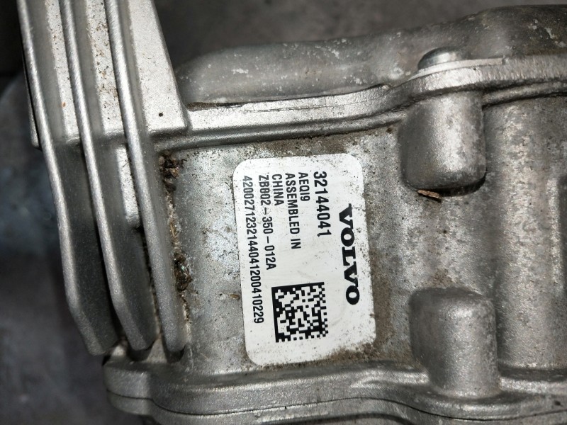 Recambio de bateria para volvo v60 familiar referencia OEM IAM 32144041  INVERSOR / CONVERTIDOR