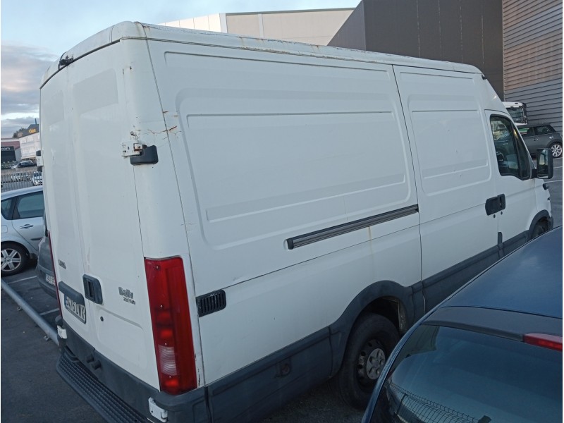 iveco daily caja cerrada (1999 =>) del año 2006