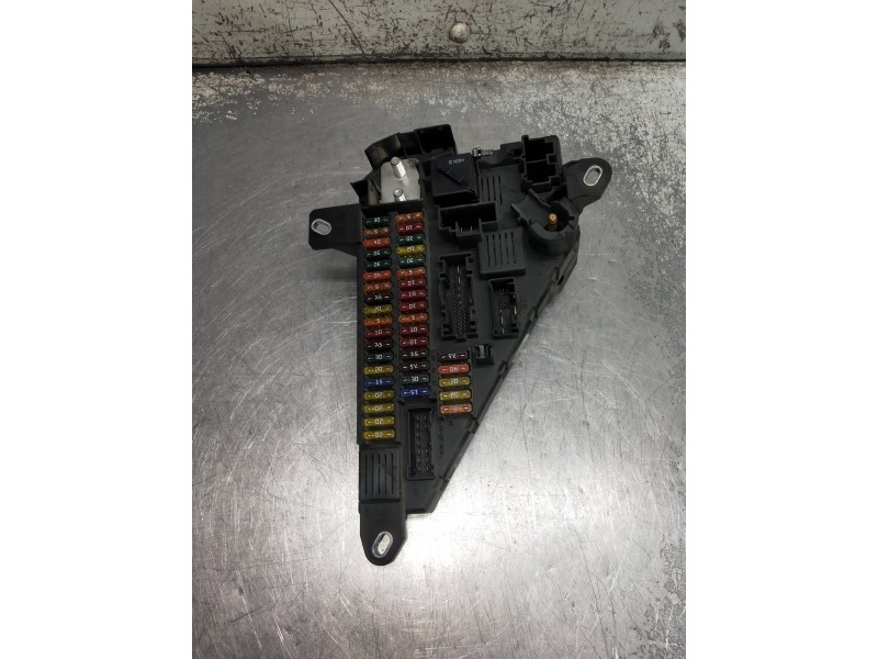Recambio de caja reles / fusibles para bmw serie 5 berlina (e60) referencia OEM IAM 690661805 S18956040 