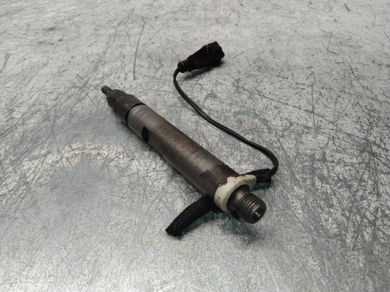 Recambio de inyector para seat ibiza (6k1) stella referencia OEM IAM 038130201F 0432193735 