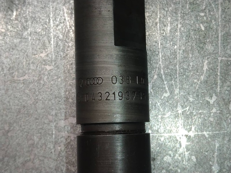 Recambio de inyector para seat ibiza (6k1) stella referencia OEM IAM 038130201F 0432193735 