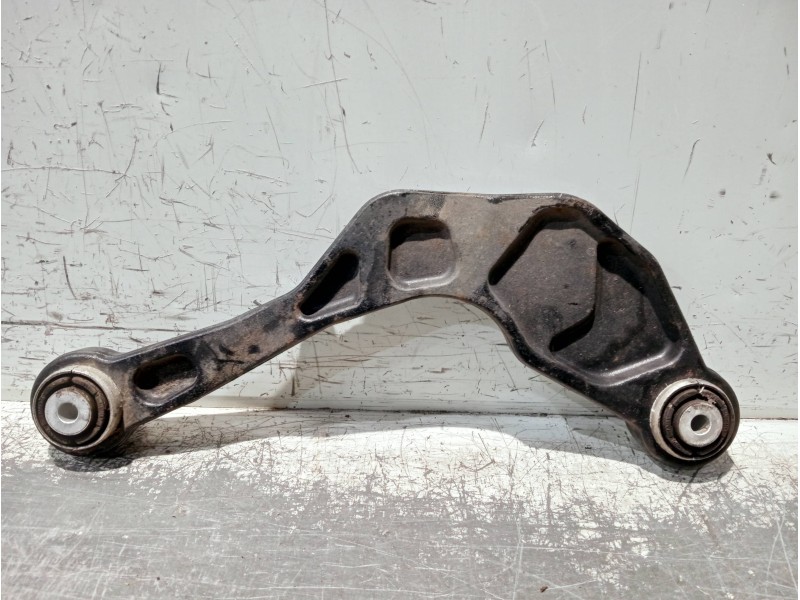 Recambio de brazo suspension inferior trasero derecho para volvo v60 familiar referencia OEM IAM 31360866  