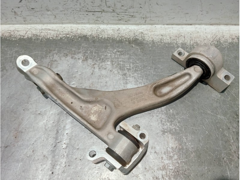 Recambio de brazo suspension inferior delantero derecho para volvo v60 familiar referencia OEM IAM 32298154  