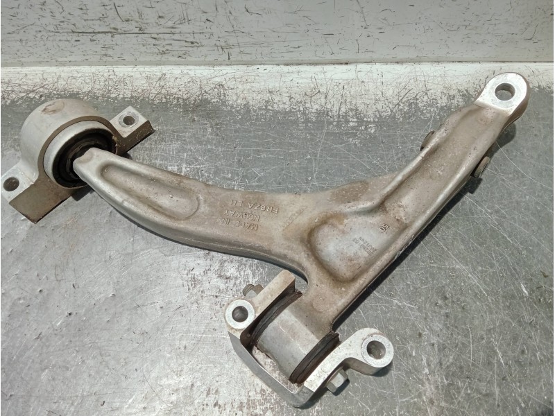 Recambio de brazo suspension inferior delantero izquierdo para volvo v60 familiar referencia OEM IAM 32298153  