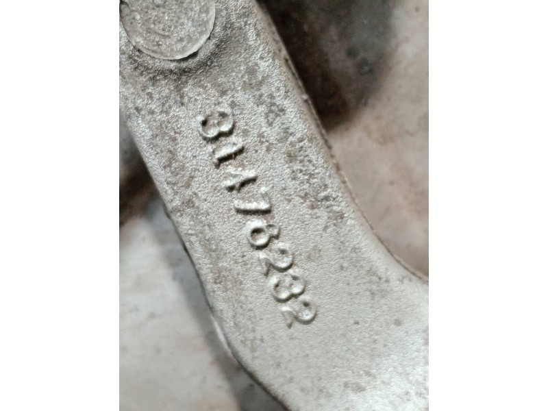 Recambio de mangueta trasera derecha para volvo v60 familiar referencia OEM IAM 31476232  