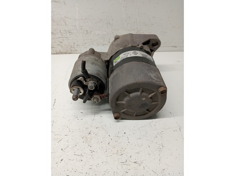 Recambio de motor arranque para dacia sandero referencia OEM IAM 8200369521E  