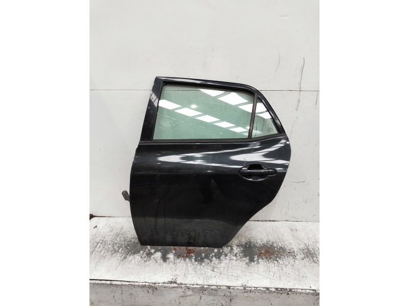 Recambio de puerta trasera izquierda para toyota auris referencia OEM IAM   
