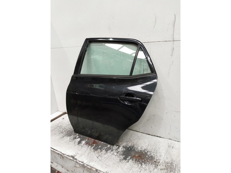 Recambio de puerta trasera izquierda para toyota auris referencia OEM IAM   