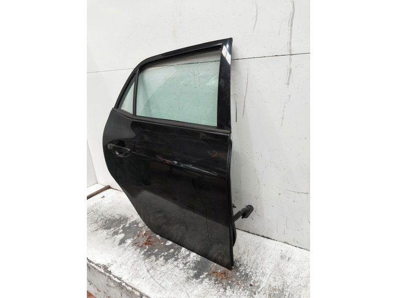 Recambio de puerta trasera derecha para toyota auris referencia OEM IAM   5P