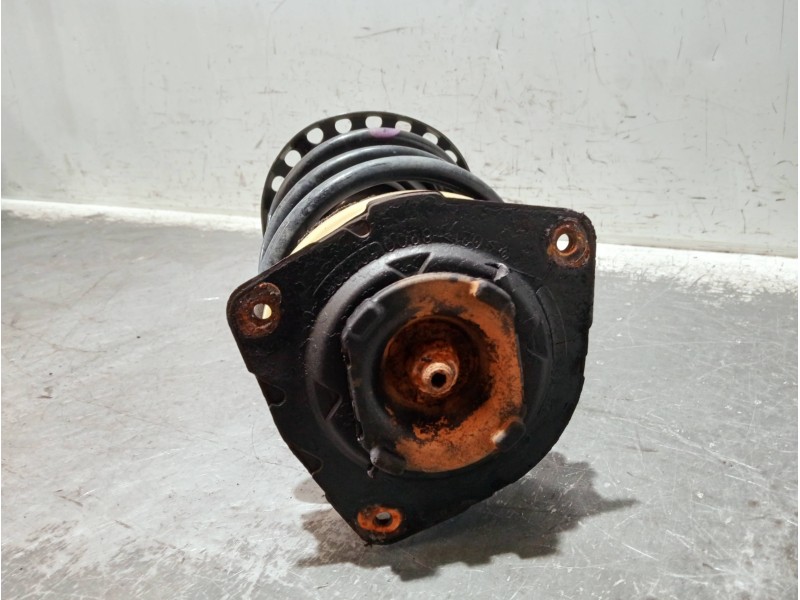 Recambio de amortiguador delantero derecho para renault clio iii referencia OEM IAM 8200676024 03071000608 