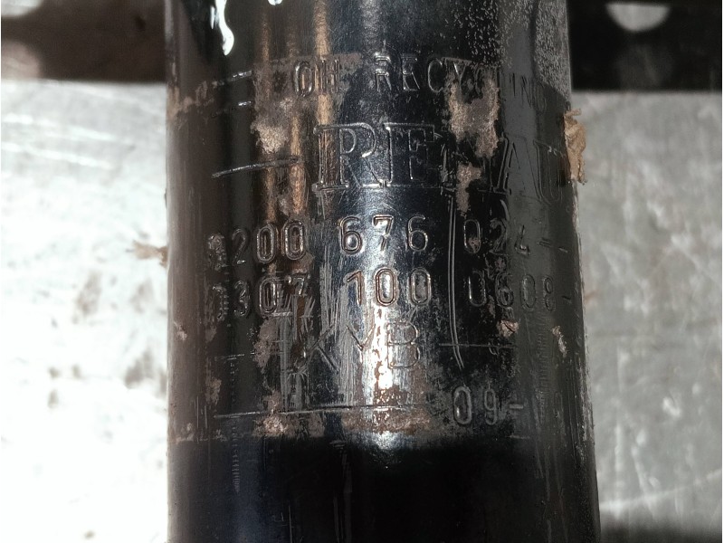 Recambio de amortiguador delantero izquierdo para renault clio iii referencia OEM IAM 8200676024 03071000608 