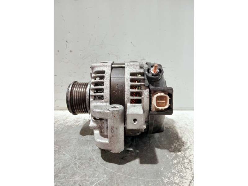 Recambio de alternador para toyota auris referencia OEM IAM CGB13080  