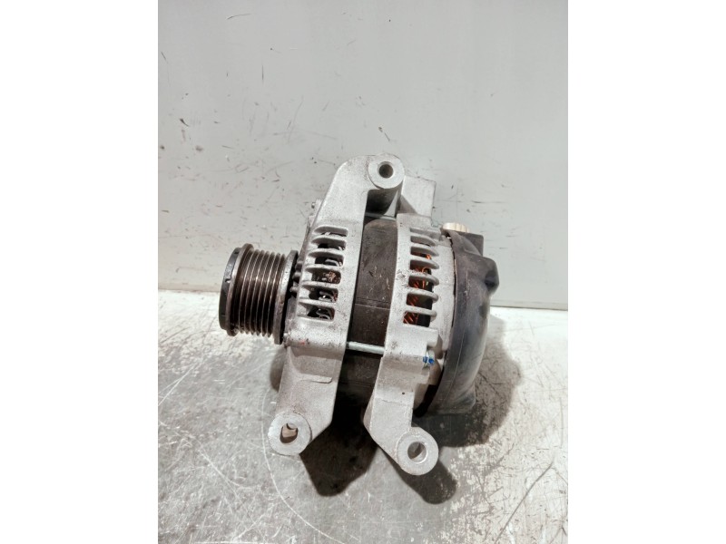 Recambio de alternador para toyota auris referencia OEM IAM CGB13080  