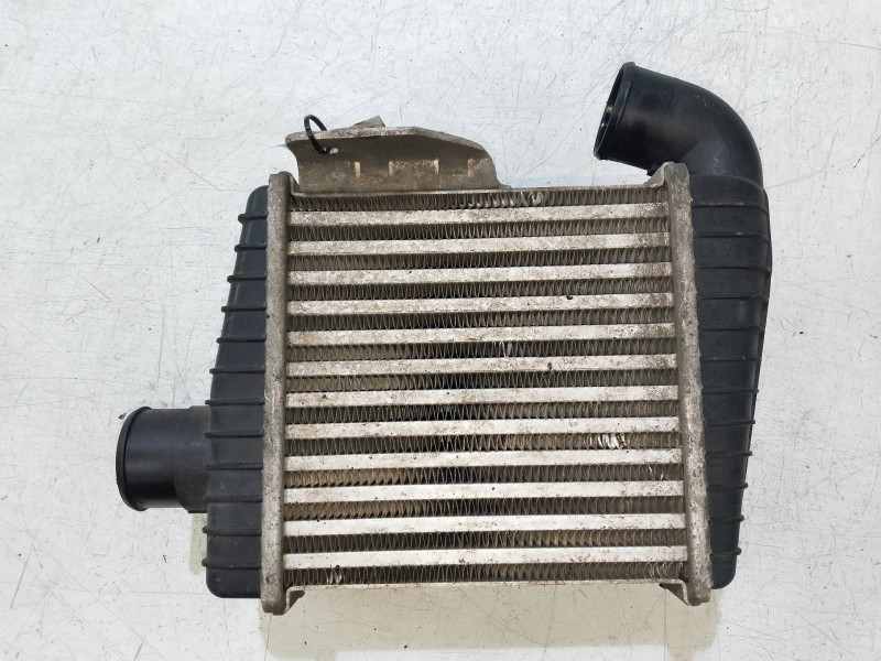 Recambio de intercooler para hyundai elantra (xd) referencia OEM IAM 2827027010  