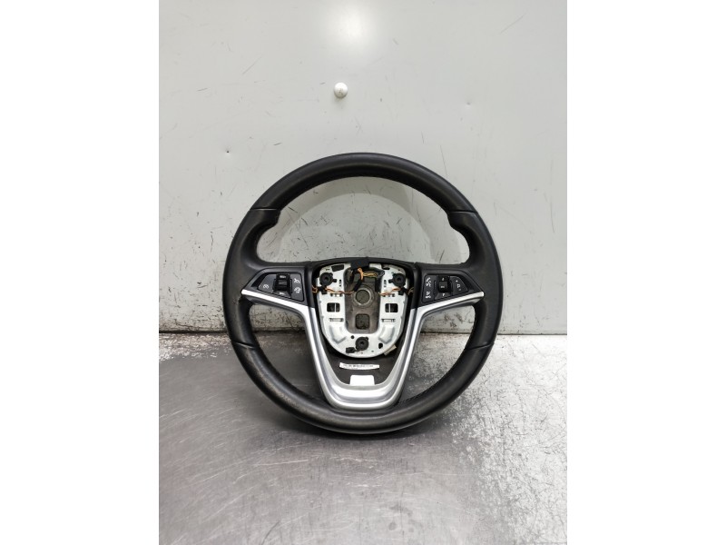 Recambio de volante para opel zafira tourer referencia OEM IAM 13351029  
