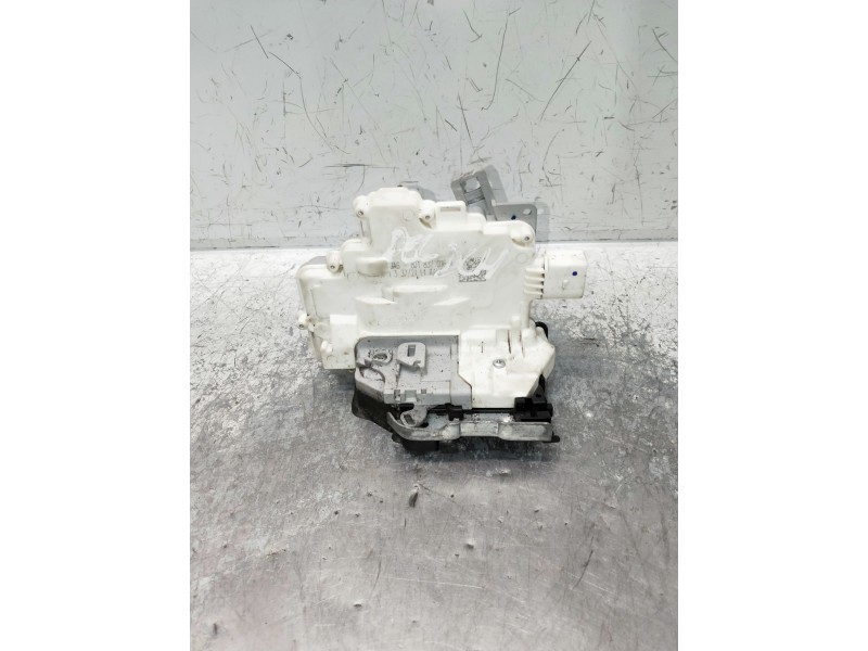 Recambio de motor cierre centralizado delantero derecho para audi a4 ber. (b8) referencia OEM IAM 8J1857016A  5P
