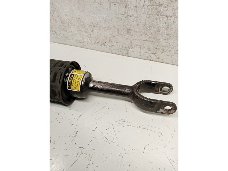 Recambio de amortiguador delantero izquierdo para audi a8 (4e2) referencia OEM IAM   