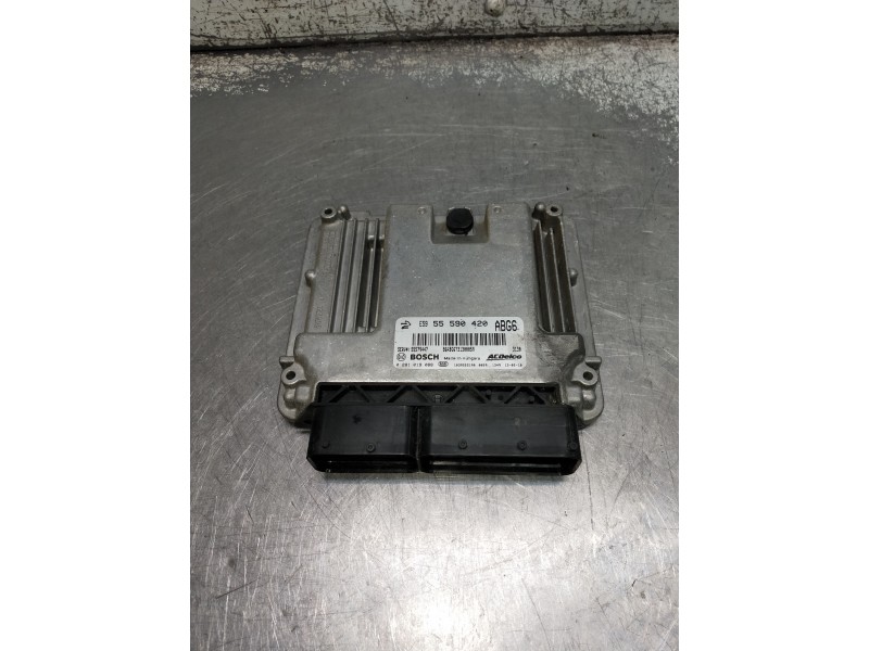 Recambio de centralita motor uce para opel zafira tourer referencia OEM IAM 0281019088 55590420 