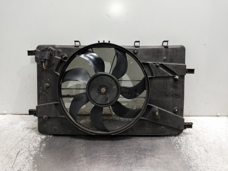 Recambio de electroventilador para opel zafira tourer referencia OEM IAM 3135104038 52430903 