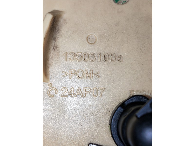 Recambio de bomba combustible para opel zafira tourer referencia OEM IAM 13503108A  