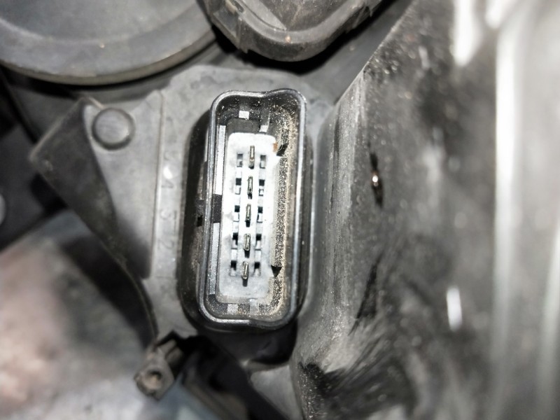 Recambio de faro derecho para renault megane ii berlina 5p referencia OEM IAM 260105903R  