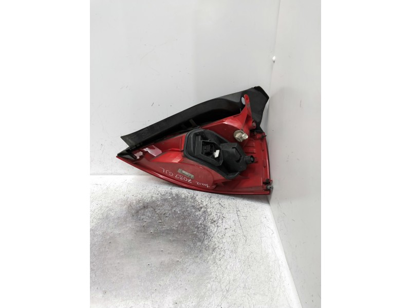 Recambio de piloto trasero izquierdo para renault megane ii berlina 5p referencia OEM IAM 89397354  