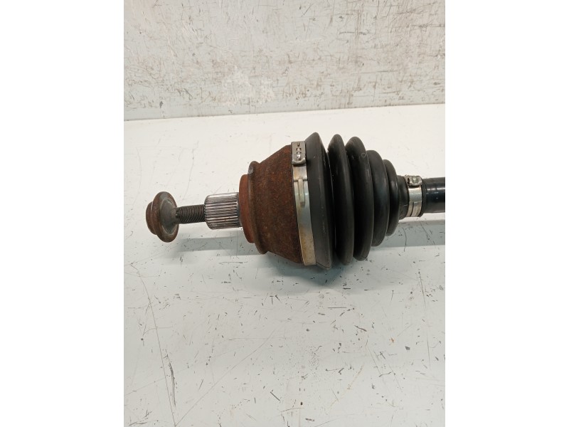 Recambio de transmision delantera derecha para audi a8 (4e2) referencia OEM IAM 4E0407272Q  